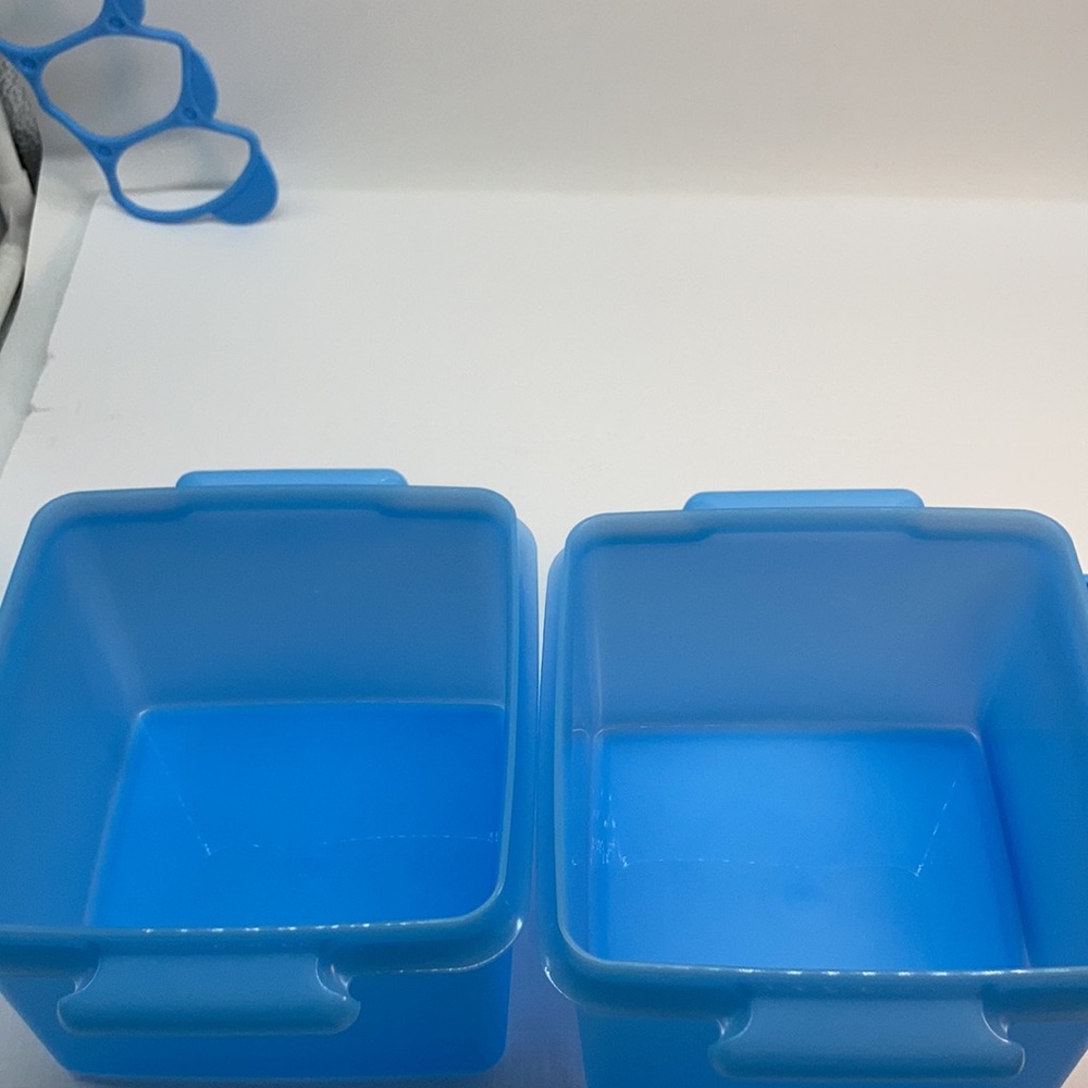 Tupperware Double Deep Blue Limited Container - Picture 7 of 12